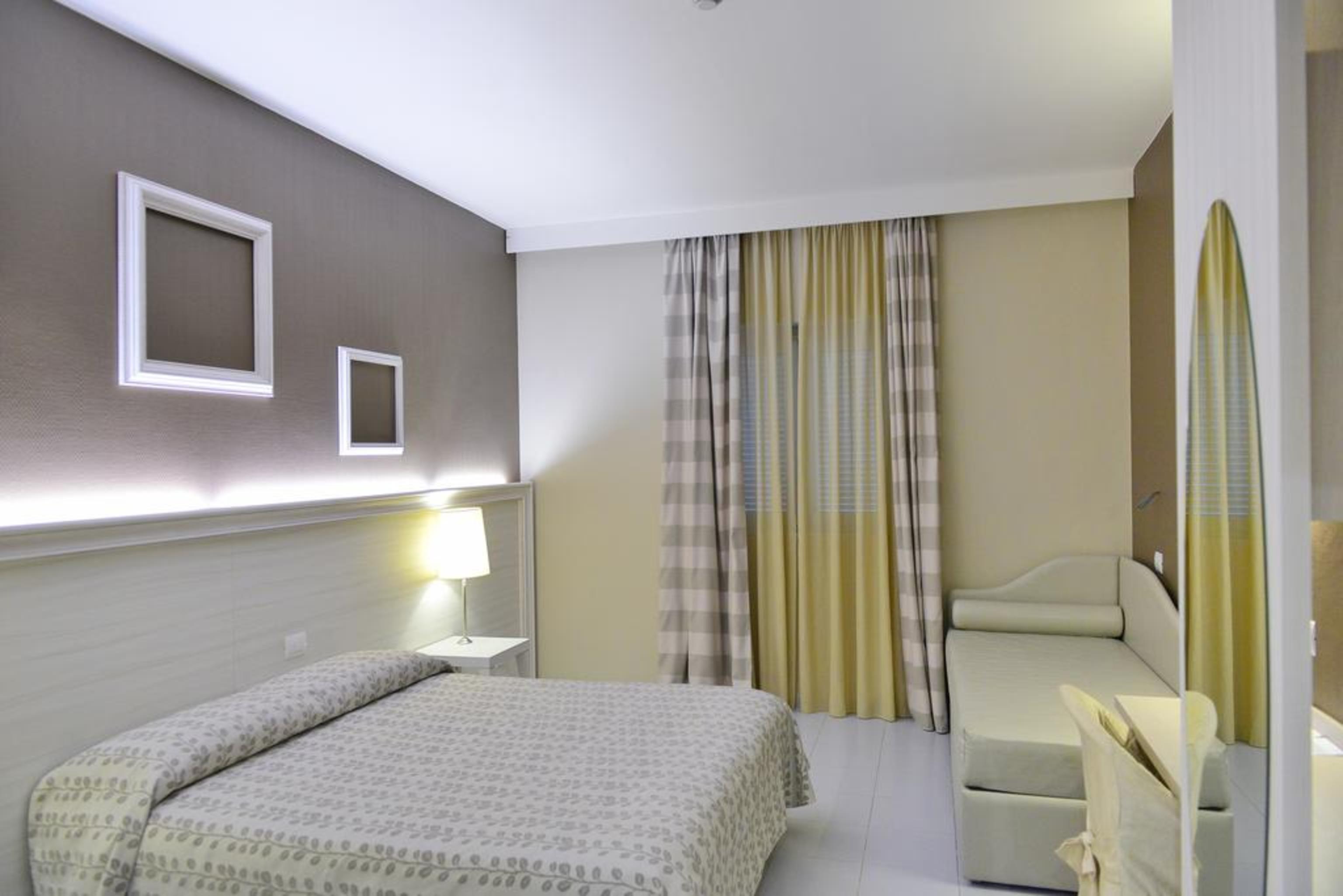 Hotel Degli Ulivi Ферандина Екстериор снимка